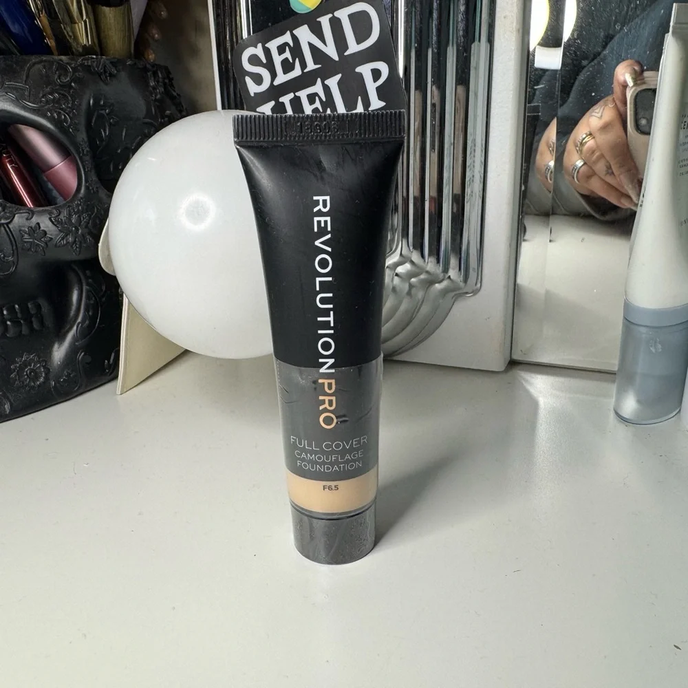 Revolution Pro Full Coverage Camouflage Foundation F6.5
